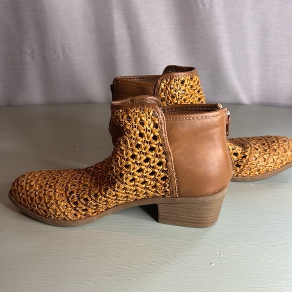 DOLCE VITA WOVEN RATTAN BOOTS (8) - Picture 5 of 7